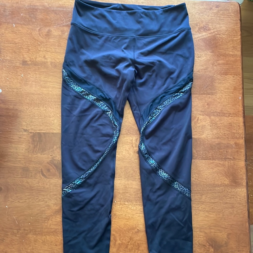 Zyia Black Reflective Serpent Leggings 8-10